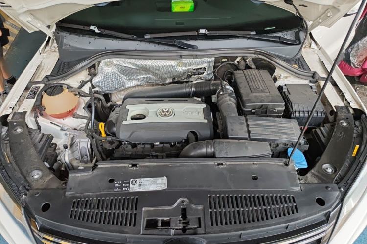Used Volkswagen Tiguan 2015 1.8TSI Automatic All-Wheel Drive Style Vision Edition Engine Bay