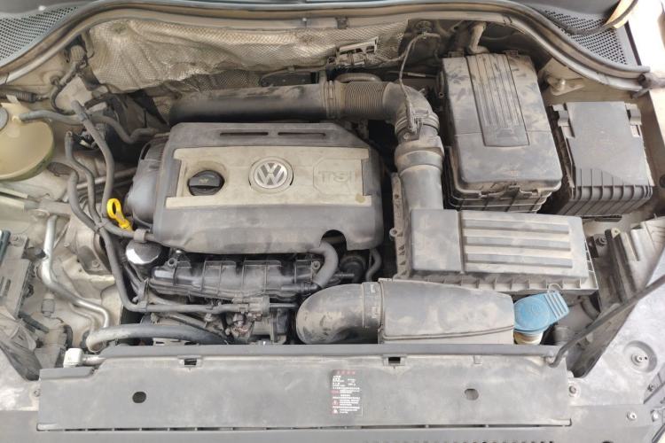 Used Volkswagen Tiguan 2015 1.8TSI Automatic Two-Wheel Drive Trend Edition Engine Bay