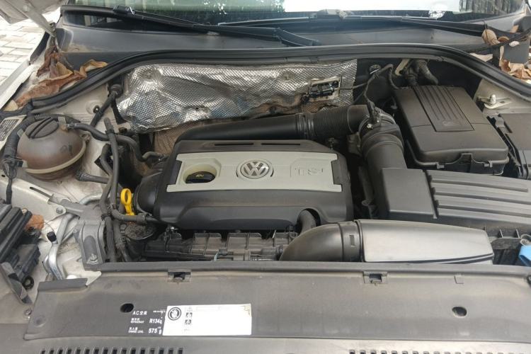Used Volkswagen Tiguan 2015 1.8TSI Automatic Two-Wheel Drive Trend Edition Engine Bay