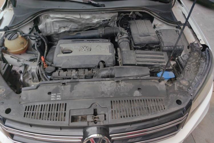 Used Volkswagen Tiguan 2015 1.8TSI Automatic Two-Wheel Drive Trend Edition Engine Bay