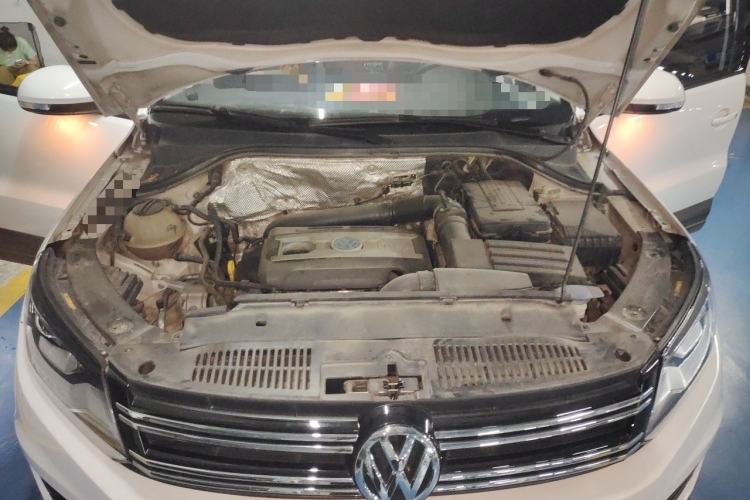 Used Volkswagen Tiguan 2015 1.8TSI Automatic Two-Wheel Drive Comfort Edition Engine Bay