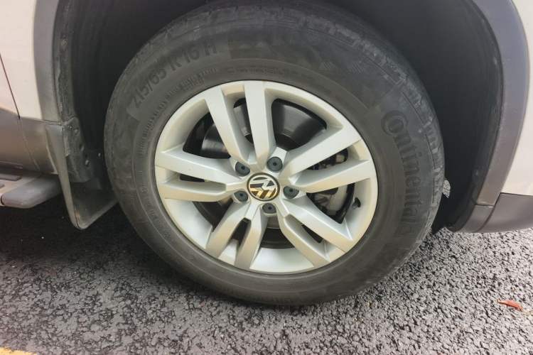 Used Volkswagen Tiguan 2015 1.8TSI Automatic Two-Wheel Drive Trend Edition Exterior 1