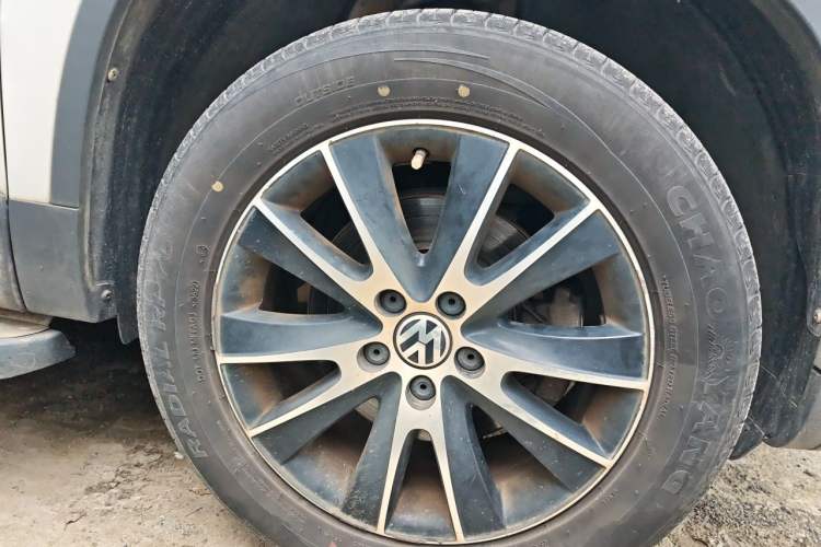 Used Volkswagen Tiguan 2015 1.8TSI Automatic Two-Wheel Drive Luxury Model Exterior 1