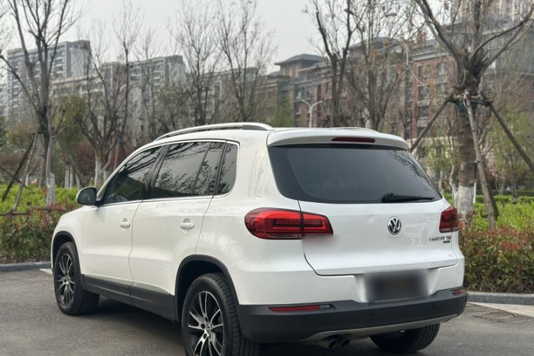 Used Volkswagen Tiguan 2015 1.8TSI Automatic All-Wheel-Drive Luxury Model Exterior 1