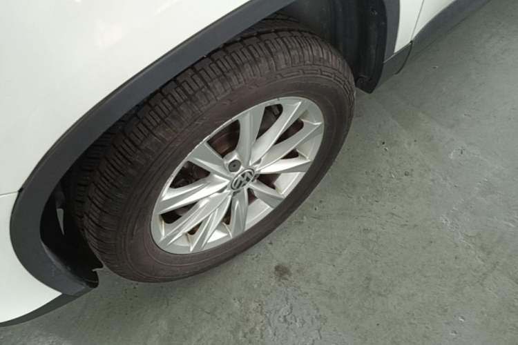 Used Volkswagen Tiguan 2015 1.8TSI Automatic Two-Wheel Drive Comfort Edition Exterior 1