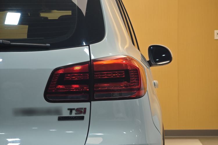 Used Volkswagen Tiguan 2015 1.8TSI Automatic All-Wheel-Drive Luxury Model Exterior 1