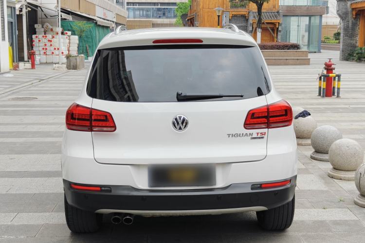 Used Volkswagen Tiguan 2015 2.0 TSI Automatic All-Wheel Drive Flagship Edition Exterior 10