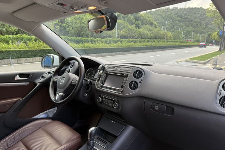 Used Volkswagen Tiguan 2015 2.0 TSI Comfort Edition Exterior 12
