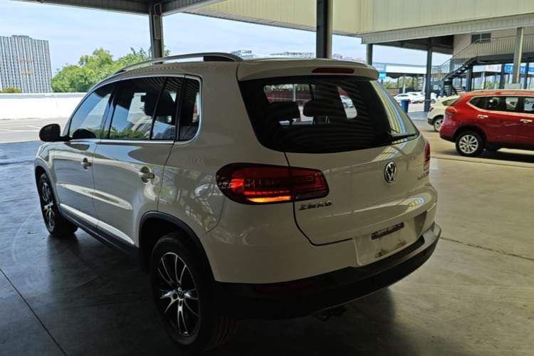 Used Volkswagen Tiguan 2015 1.8TSI Automatic Two-Wheel Drive Luxury Model Exterior 2
