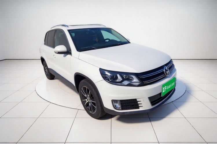 Used Volkswagen Tiguan 2015 2.0 TSI Automatic All-Wheel Drive Luxury Edition Exterior 2