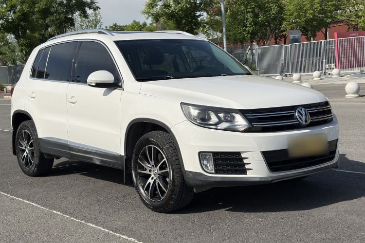 Used Volkswagen Tiguan 2015 2.0 TSI Automatic All-Wheel Drive Luxury Edition Exterior 2