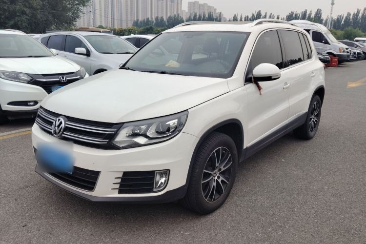 Used Volkswagen Tiguan 2015 1.8TSI Automatic All-Wheel-Drive Luxury Model Exterior 2