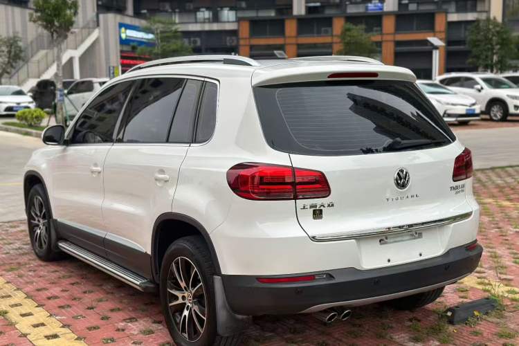 Used Volkswagen Tiguan 2015 1.8TSI Automatic Two-Wheel Drive Luxury Model Exterior 2