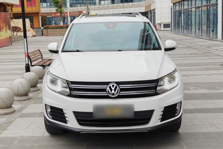 Used Volkswagen Tiguan 2015 2.0 TSI Automatic All-Wheel Drive Flagship Edition Exterior 2