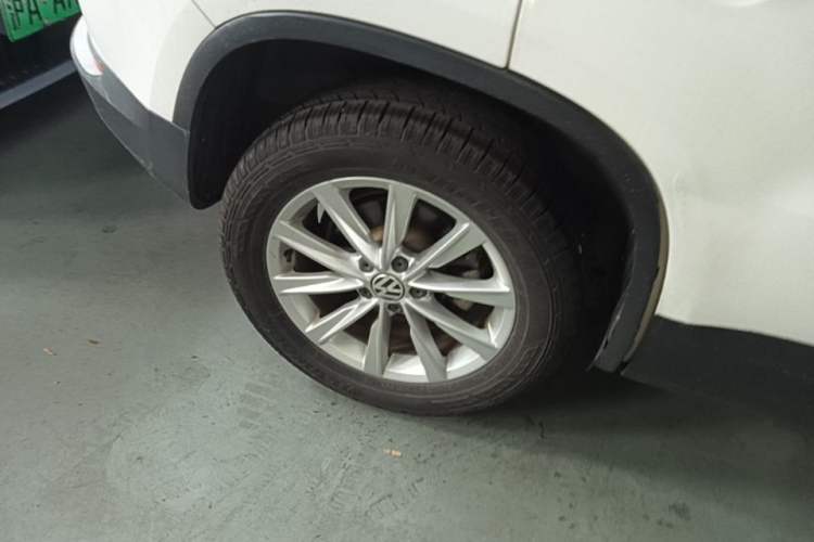 Used Volkswagen Tiguan 2015 1.8TSI Automatic Two-Wheel Drive Comfort Edition Exterior 2