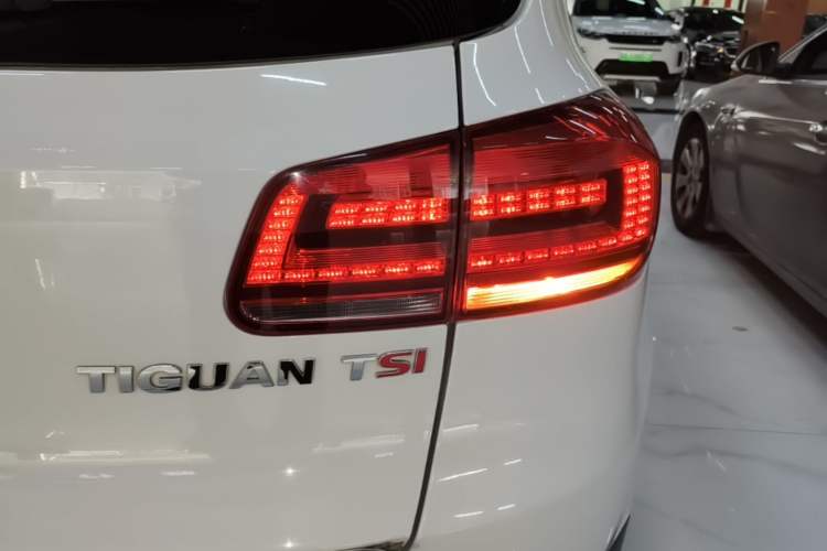 Used Volkswagen Tiguan 2015 1.8TSI Automatic Two-Wheel Drive Trend Edition Exterior 3