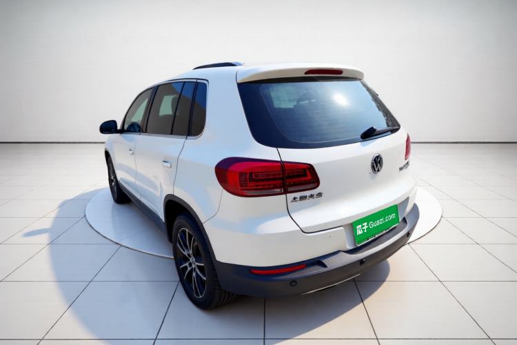 Used Volkswagen Tiguan 2015 2.0 TSI Automatic All-Wheel Drive Luxury Edition Exterior 3