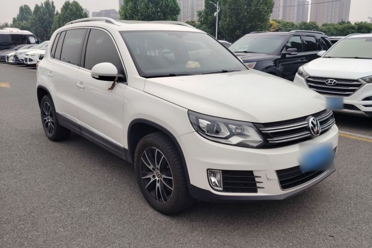 Used Volkswagen Tiguan 2015 1.8TSI Automatic All-Wheel-Drive Luxury Model Exterior 3