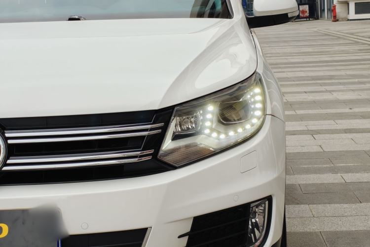 Used Volkswagen Tiguan 2015 2.0 TSI Automatic All-Wheel Drive Flagship Edition Exterior 3