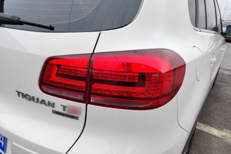 Used Volkswagen Tiguan 2015 1.8TSI Automatic All-Wheel-Drive Luxury Model Exterior 3