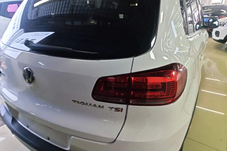 Used Volkswagen Tiguan 2015 1.8TSI Automatic Two-Wheel Drive Luxury Model Exterior 3