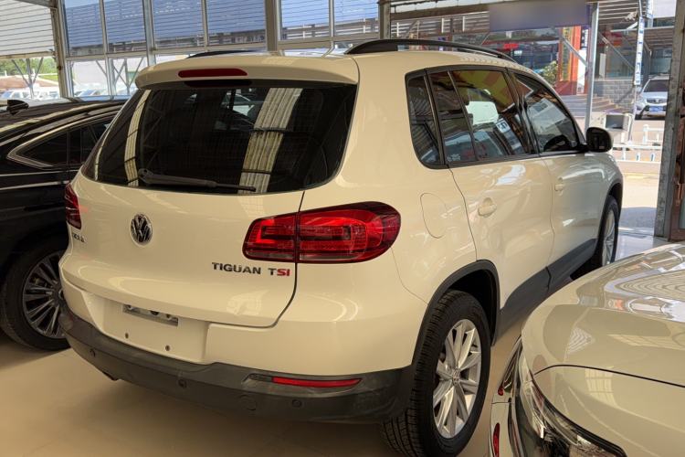 Used Volkswagen Tiguan 2015 1.8TSI Automatic Two-Wheel Drive Comfort Edition Exterior 3
