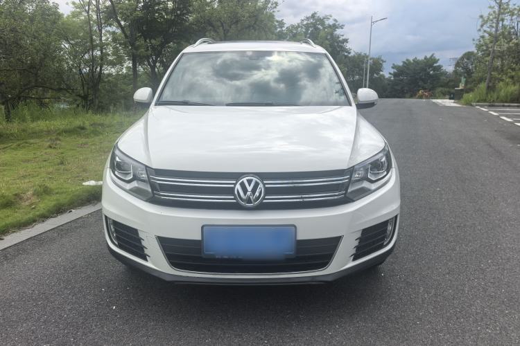 Used Volkswagen Tiguan 2015 1.8TSI Automatic All-Wheel-Drive Luxury Model Exterior 4