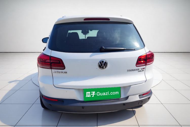 Used Volkswagen Tiguan 2015 2.0 TSI Automatic All-Wheel Drive Luxury Edition Exterior 4