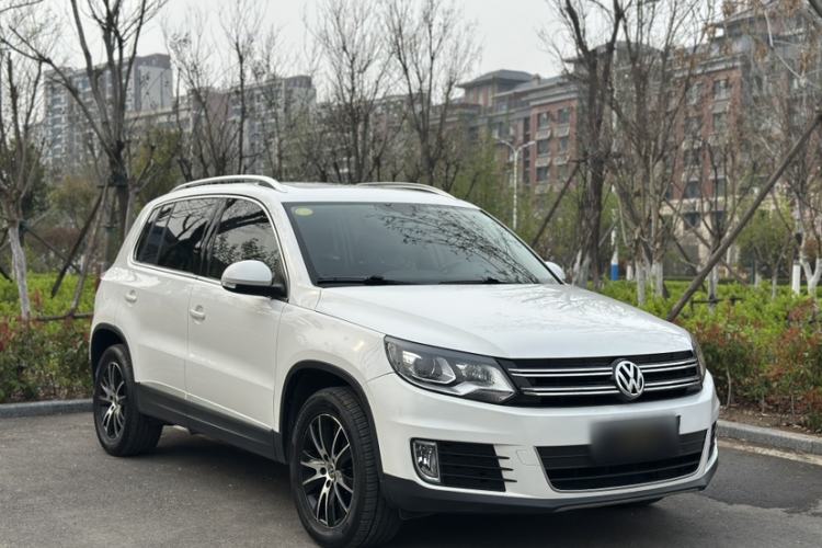 Used Volkswagen Tiguan 2015 1.8TSI Automatic All-Wheel-Drive Luxury Model Exterior 4