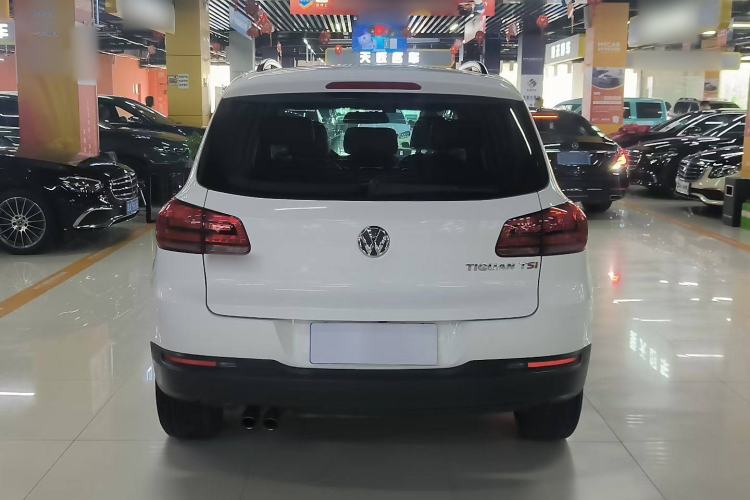 Used Volkswagen Tiguan 2015 1.8TSI Manual Two-Wheel Drive Fashion Edition Exterior 4