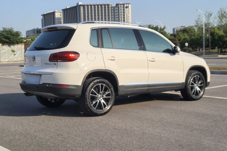 Used Volkswagen Tiguan 2015 1.8TSI Automatic Two-Wheel Drive Luxury Model Exterior 4