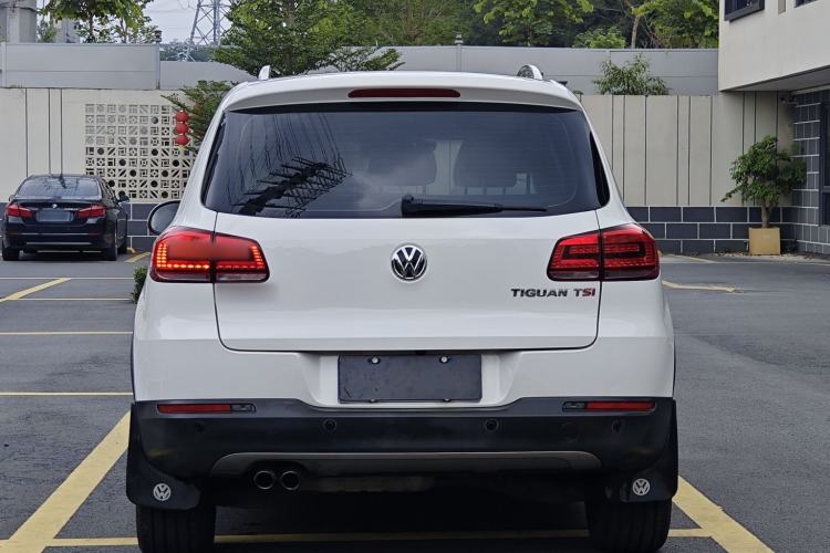 Used Volkswagen Tiguan 2015 1.8TSI Automatic Two-Wheel Drive Luxury Model Exterior 5
