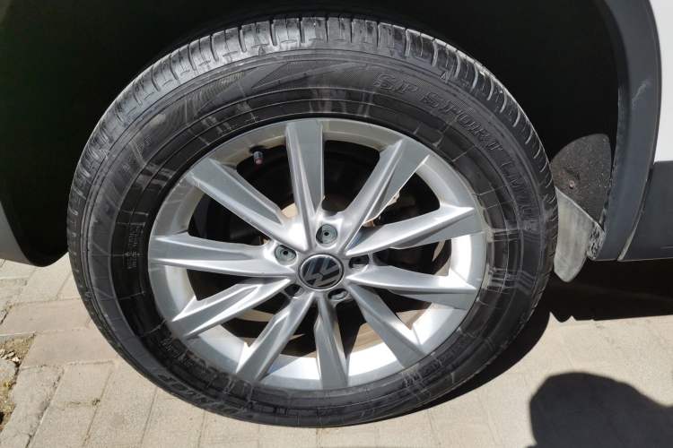 Used Volkswagen Tiguan 2015 1.8TSI Automatic Two-Wheel Drive Comfort Edition Exterior 5