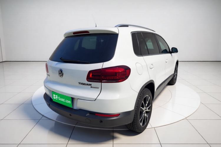 Used Volkswagen Tiguan 2015 2.0 TSI Automatic All-Wheel Drive Luxury Edition Exterior 5