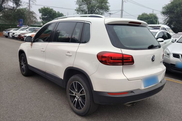 Used Volkswagen Tiguan 2015 1.8TSI Automatic All-Wheel-Drive Luxury Model Exterior 5