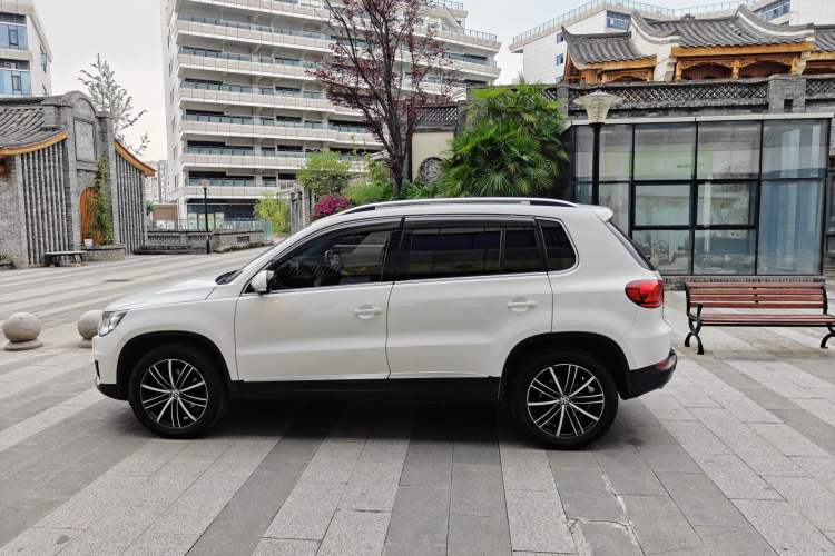 Used Volkswagen Tiguan 2015 2.0 TSI Automatic All-Wheel Drive Flagship Edition Exterior 5