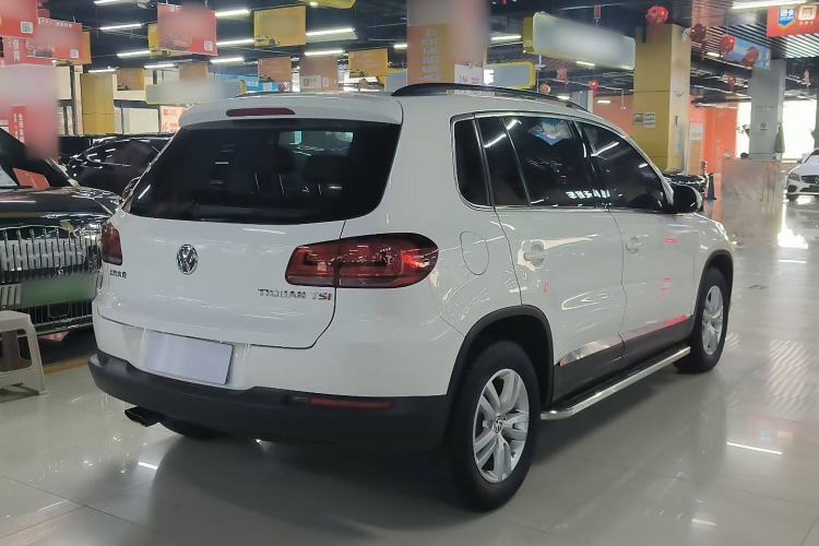 Used Volkswagen Tiguan 2015 1.8TSI Manual Two-Wheel Drive Fashion Edition Exterior 5
