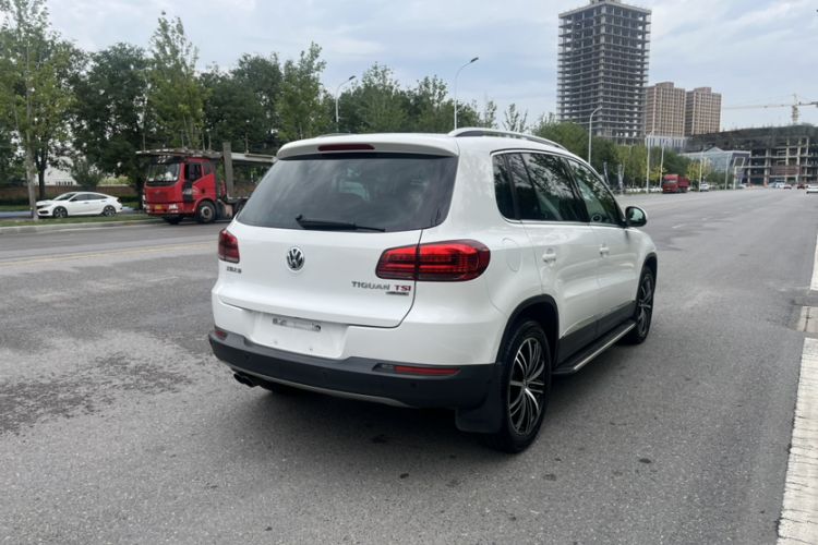 Used Volkswagen Tiguan 2015 2.0 TSI Automatic All-Wheel Drive Flagship Edition Exterior 5