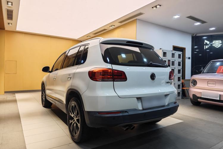 Used Volkswagen Tiguan 2015 1.8TSI Automatic All-Wheel-Drive Luxury Model Exterior 5