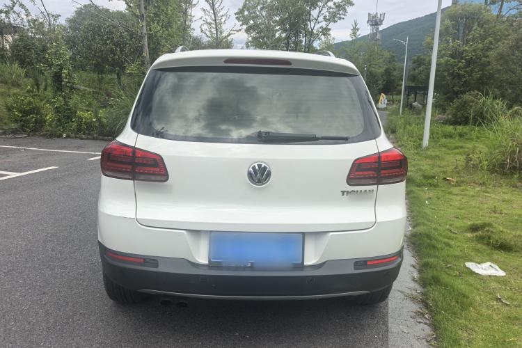 Used Volkswagen Tiguan 2015 1.8TSI Automatic All-Wheel-Drive Luxury Model Exterior 6