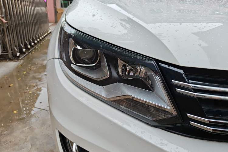 Used Volkswagen Tiguan 2015 1.8TSI Automatic Two-Wheel Drive Comfort Edition Exterior 6