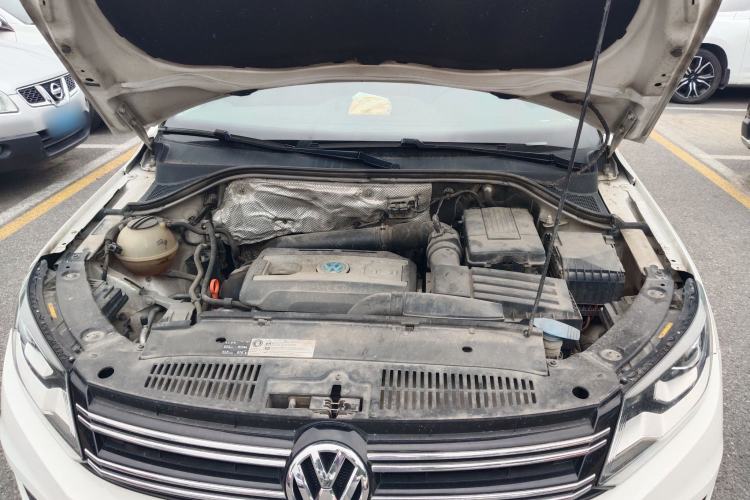 Used Volkswagen Tiguan 2015 1.8TSI Automatic All-Wheel-Drive Luxury Model Exterior 6