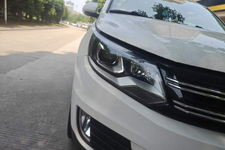 Used Volkswagen Tiguan 2015 1.8TSI Automatic Two-Wheel Drive Comfort Edition Exterior 6