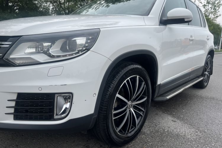 Used Volkswagen Tiguan 2015 2.0 TSI Automatic All-Wheel Drive Flagship Edition Exterior 6