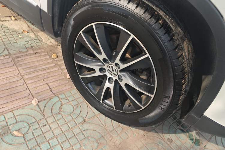 Used Volkswagen Tiguan 2015 1.8TSI Automatic Two-Wheel Drive Luxury Model Exterior 7