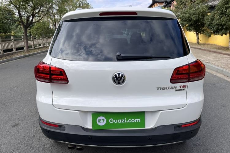 Used Volkswagen Tiguan 2015 2.0 TSI Automatic All-Wheel Drive Flagship Edition Exterior 7