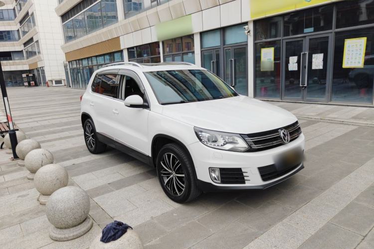 Used Volkswagen Tiguan 2015 2.0 TSI Automatic All-Wheel Drive Flagship Edition Exterior 8
