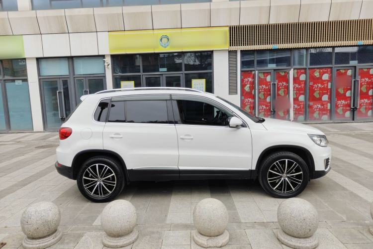 Used Volkswagen Tiguan 2015 2.0 TSI Automatic All-Wheel Drive Flagship Edition Exterior 9