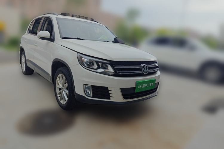 Used Volkswagen Tiguan 2015 1.8TSI Automatic All-Wheel Drive Style Vision Edition Front Right 45 Deg