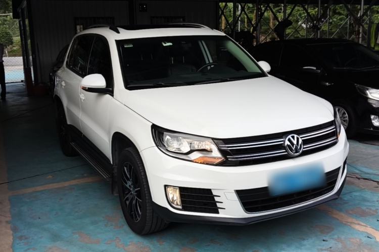 Used Volkswagen Tiguan 2015 1.8TSI Automatic Two-Wheel Drive Luxury Model Front Right 45 Deg